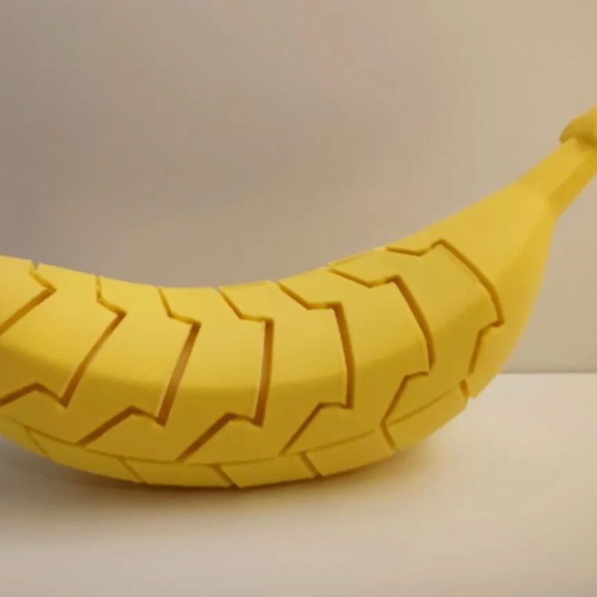 Banana sensorial com casca — foto 2