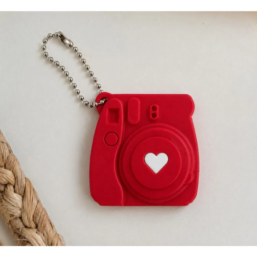 Chaveiro Porta Foto Personalizado Câmera Retrô Polaroid | Presente Criativo para Namorados, Pais, Mães e Família — foto 3