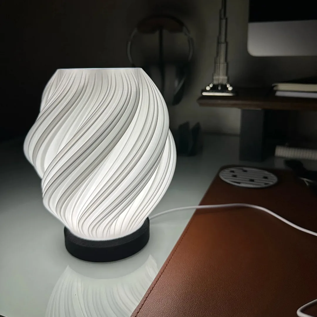 Abajur Luminária De Quarto Decorativa 3D Minimalista Moderno LED — foto 3