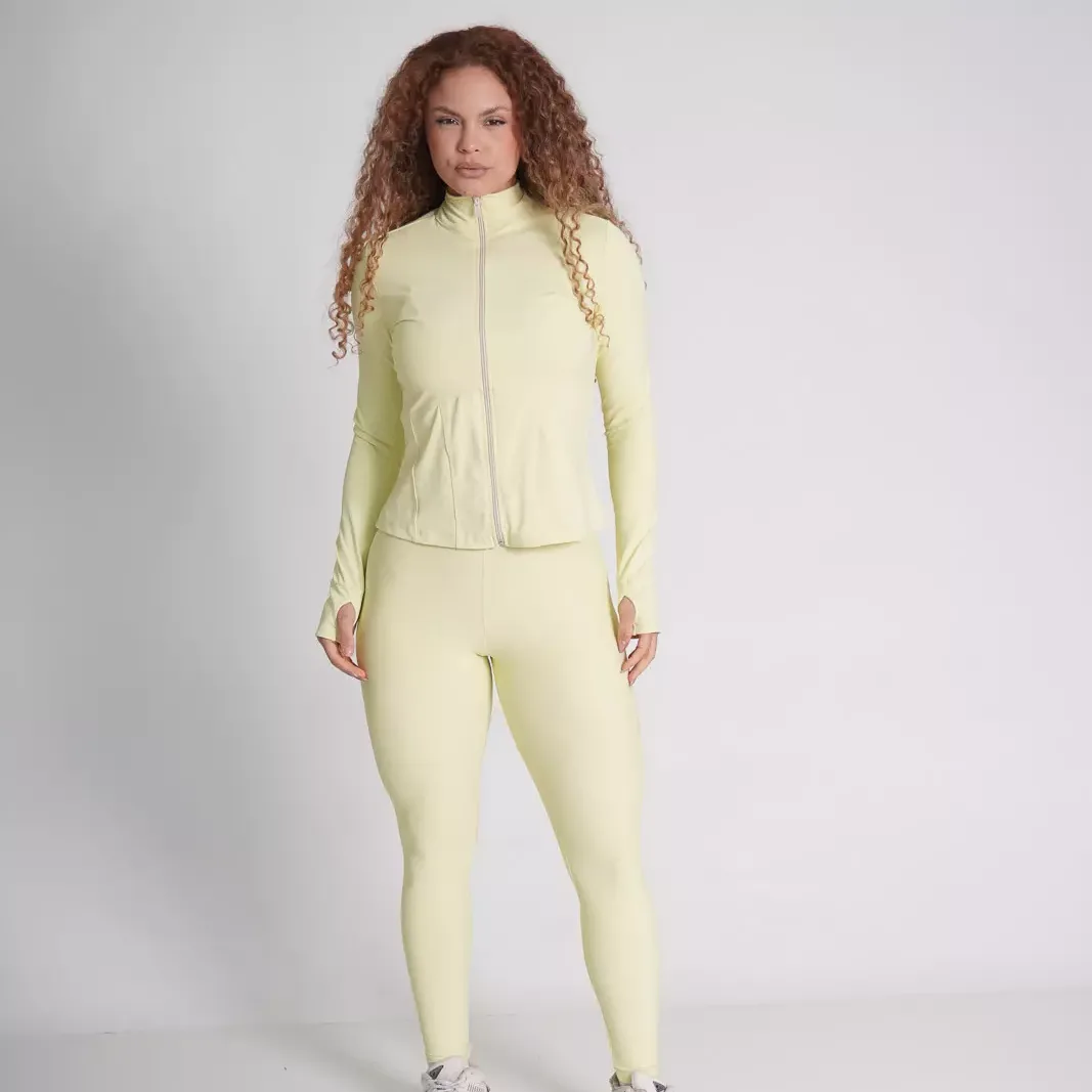 Casaco Poliamida Comfy Melissa Amarelo Manteiga — foto 4