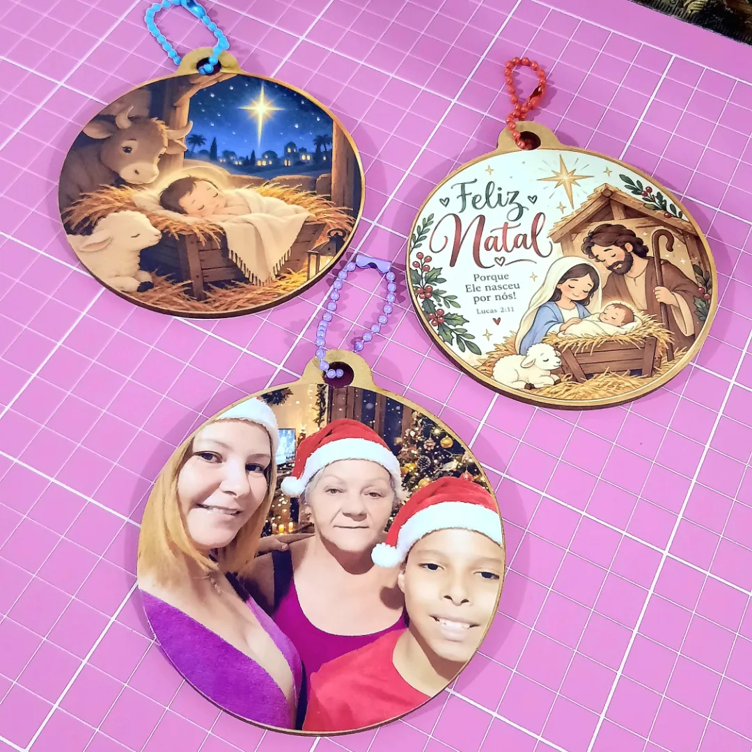 🎄 Bolinha de Natal Personalizada em MDF 8x8cm — foto 2