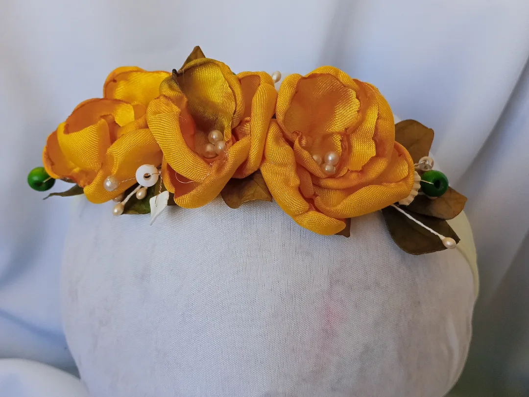 Tiara Luxo Floral amarela para Bebê – Meia de Seda Premium — foto 3