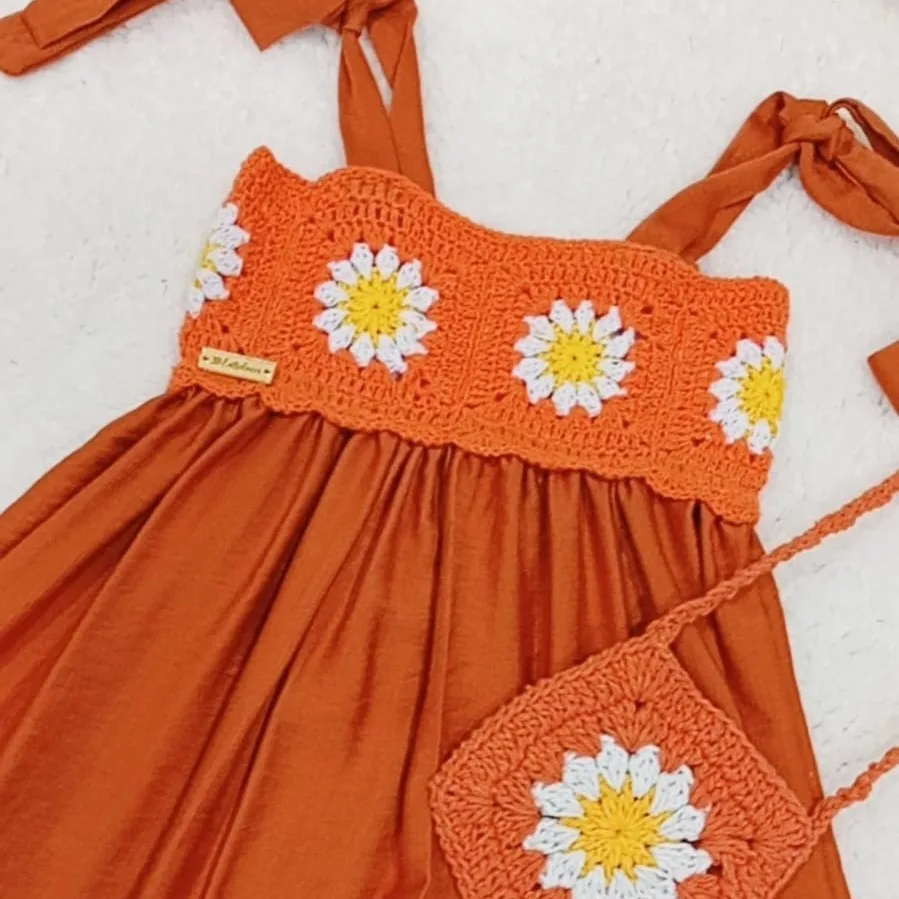 Vestido Margarida em tricoline com pala de crochê — foto 2